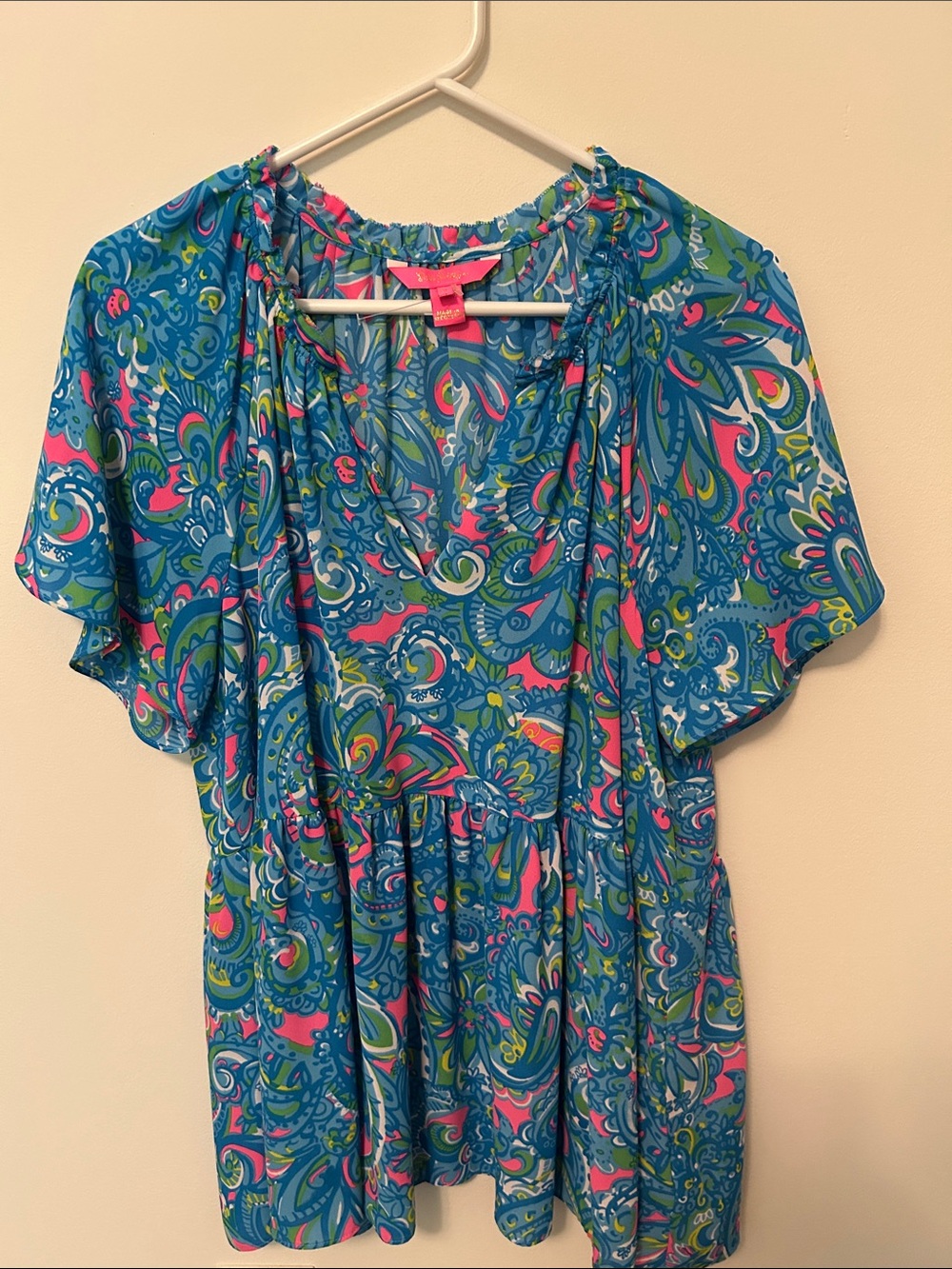 Lilly Pulitzer Women’s Blue Paisley Short Sleeve V-Neck Top size XL